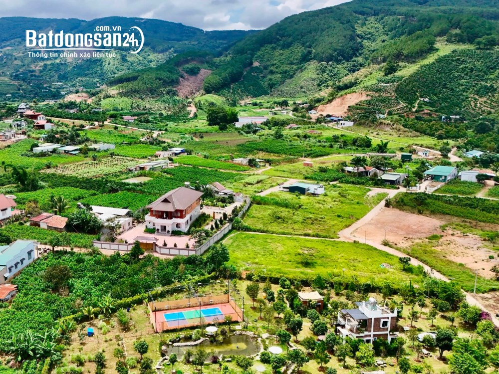 Đất ven Đà Lạt 558m2, TC 209m2, nở hậu, pháp lý rõ ràng, không gian nghỉ dưỡng yên bình.