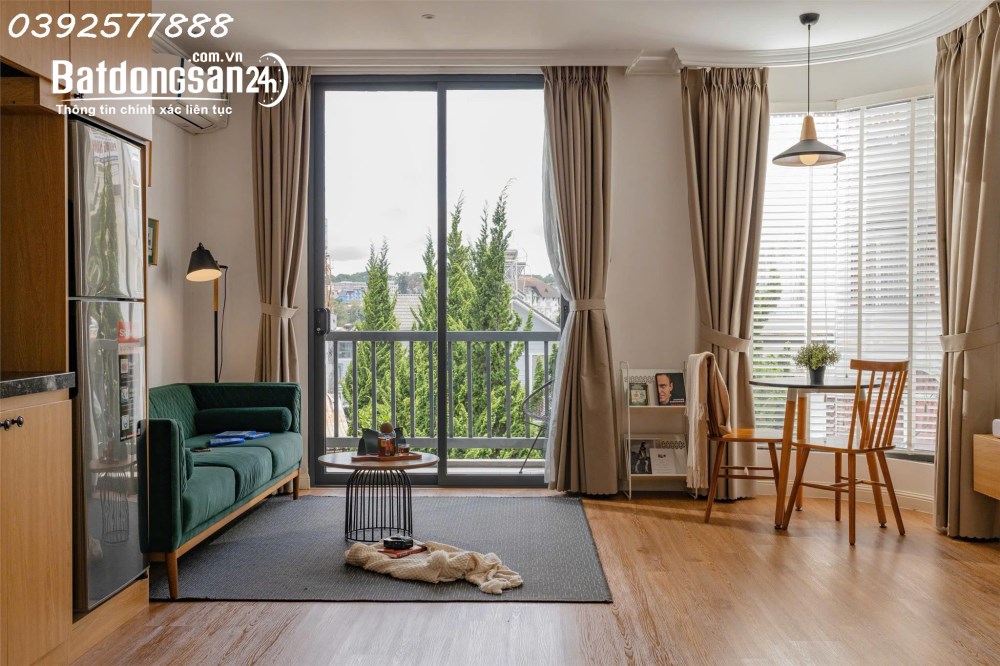 Cam Ly, Đà Lạt, nhà 306m2, 3 mặt tiền, đang kinh doanh căn hộ dịch vụ giá 68 tỷ.