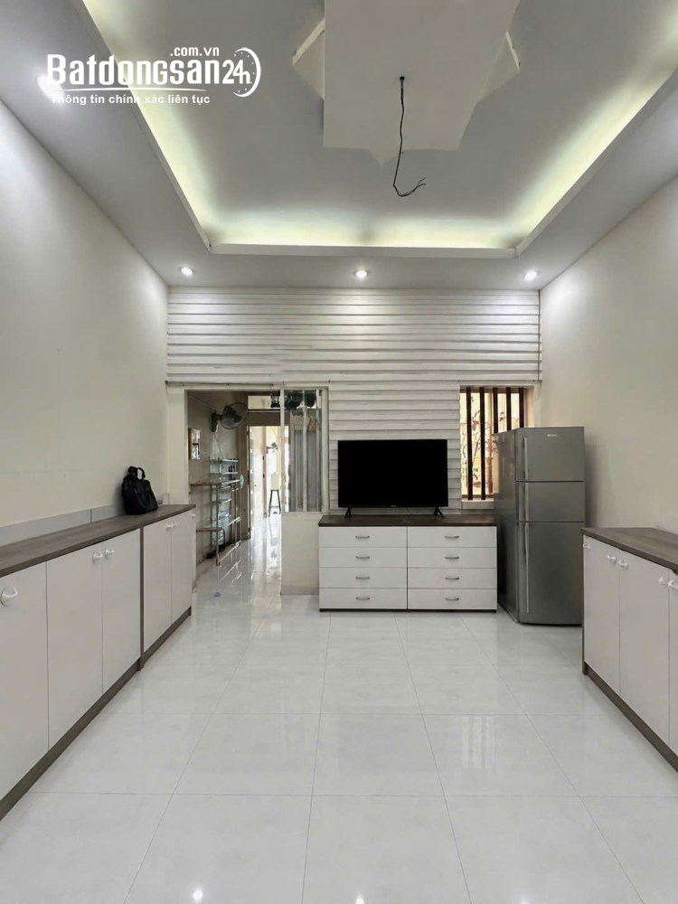 Bán căn hộ Bàu Cát 2, Tân Bình, 49m2, vào ở ngay, giá tốt 2,75 tỷ.