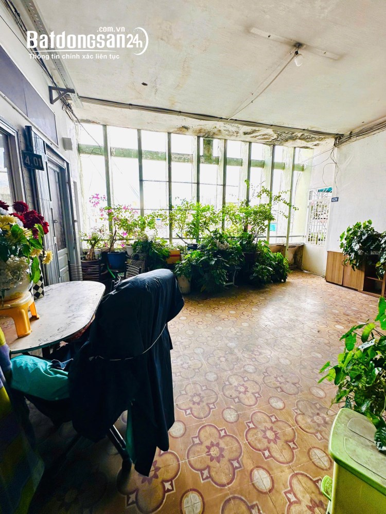 Bán căn hộ Bàu Cát 2, Tân Bình, 49m2, vào ở ngay, giá tốt 2,75 tỷ.