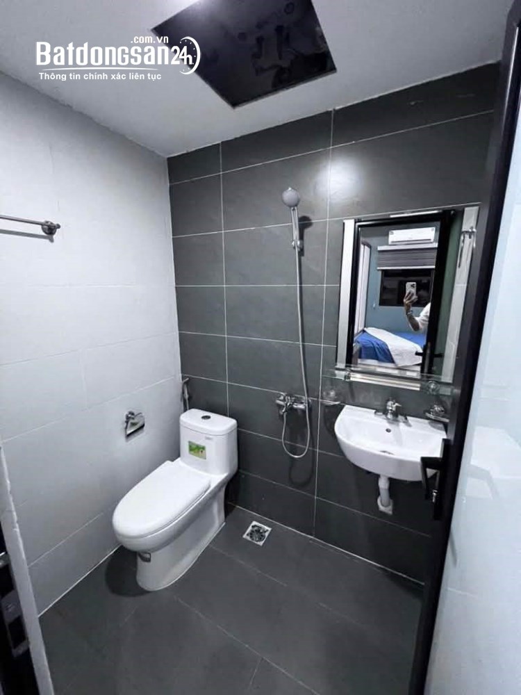 Nhà 58m2, 5 tầng, 9 phòng khép kín, dòng tiền 500 triệu/năm, giá 12 tỷ, Phường Láng, Hà Nội.