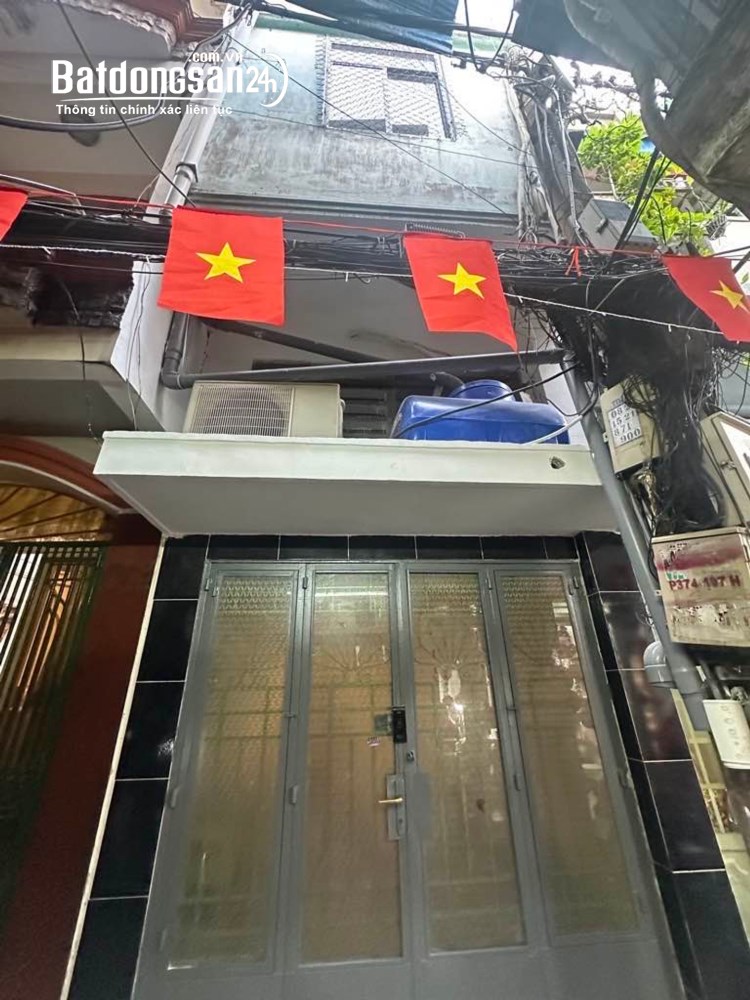 Nhà 4 tầng Phường Chợ Lớn, TP Hồ Chí Minh, 2PN, vị trí VIP cách Trần Hưng Đạo 20m, giá 6 tỷ.