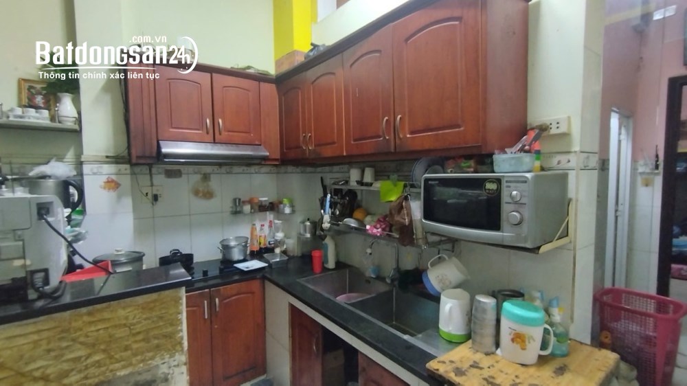 Nhà trệt 3 lầu, sân thượng, sổ hồng riêng, hoàn công đủ, 10 phòng 8WC, P. Chánh Hưng, TP. HCM.