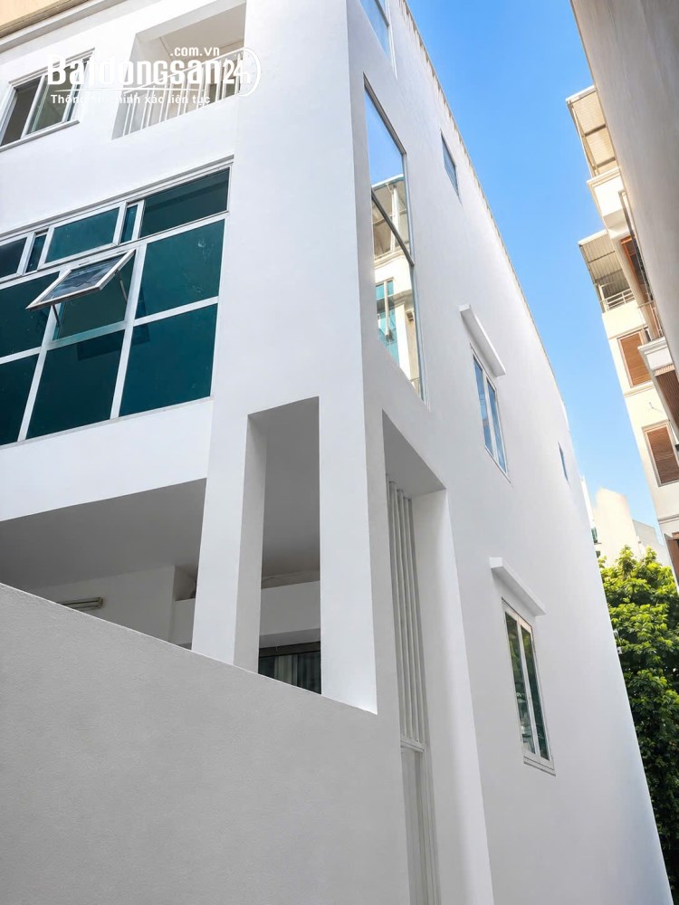Nhà Võ Chí Công, Cầu Giấy 3 tầng, 52m², 2 mặt tiền thoáng sáng, 9,9 tỷ.