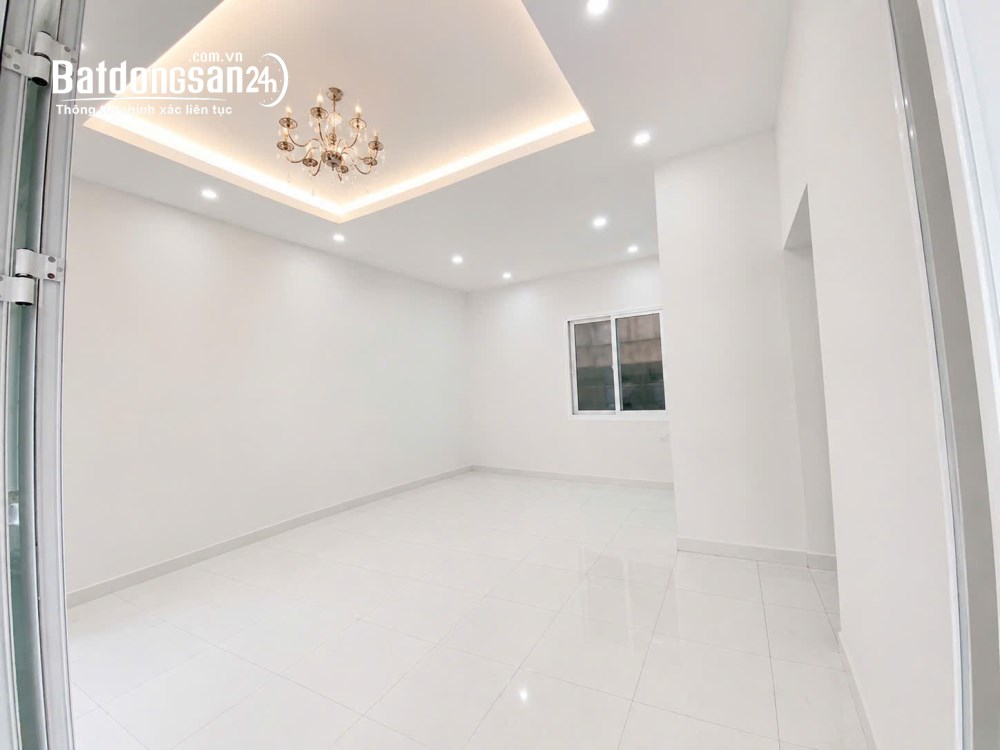 Nhà Võ Chí Công, Cầu Giấy 3 tầng, 52m², 2 mặt tiền thoáng sáng, 9,9 tỷ.