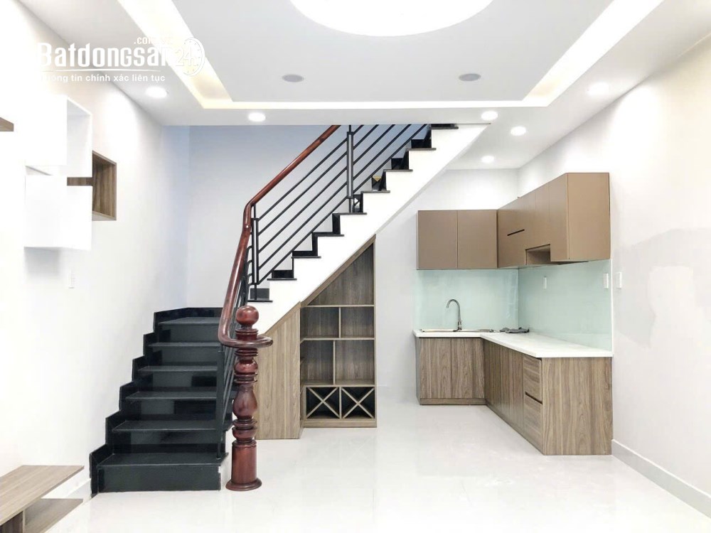Quận 7, nhà 2 phòng ngủ, hẻm ô tô, sổ hồng hoàn công, giá 7.2 tỷ.
