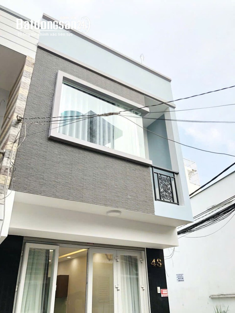 Quận 7, nhà 2 phòng ngủ, hẻm ô tô, sổ hồng hoàn công, giá 7.2 tỷ.