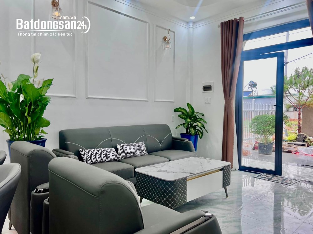 Nhà Đông Thanh 140m², giá 2.95 tỷ, full thổ cư, full nội thất, gần Đà Lạt.