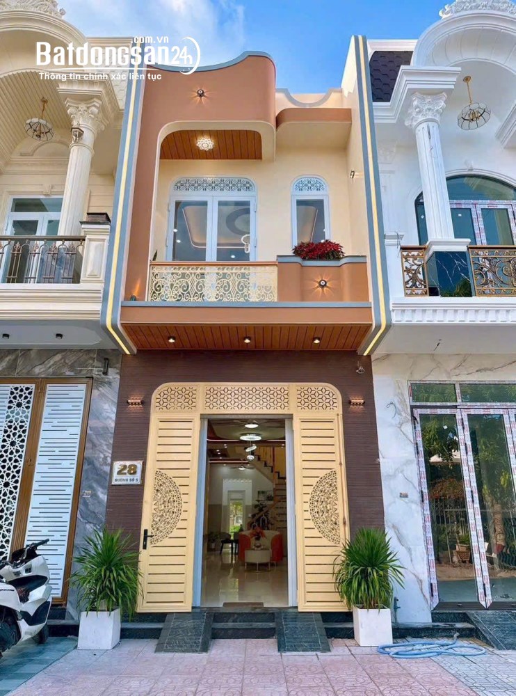 BÁN GẤP! Nhà 120m², 1 trệt 1 lầu, 3PN, sổ hồng riêng chỉ 2 tỷ, trung tâm Thủ Dầu Một