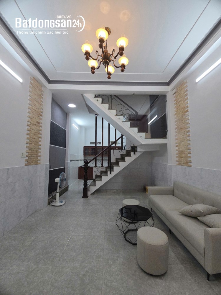 Nhà 40m² Phường Bình Tân, 4 phòng ngủ, hẻm xe tải, vài bước ra mặt tiền.