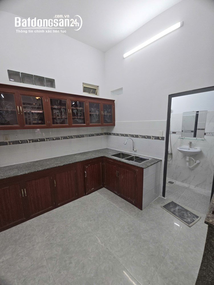 Nhà 40m² Phường Bình Tân, 4 phòng ngủ, hẻm xe tải, vài bước ra mặt tiền.
