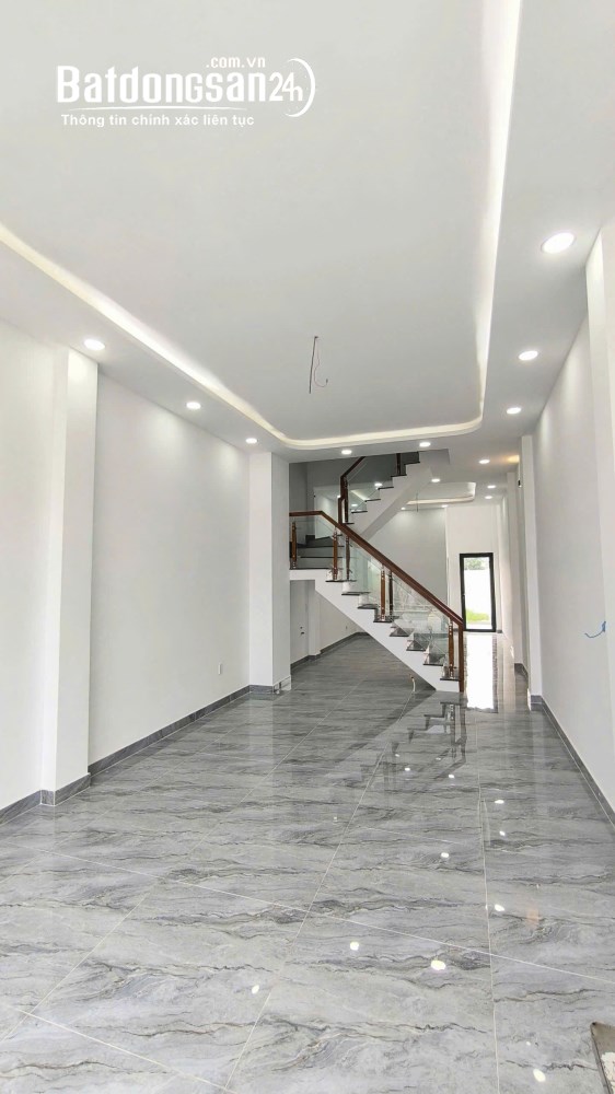 Nhà Thủ Dầu Một 120m², 3PN 2WC, pháp lý hoàn chỉnh, hoàn công đầy đủ, hỗ trợ vay 70%.