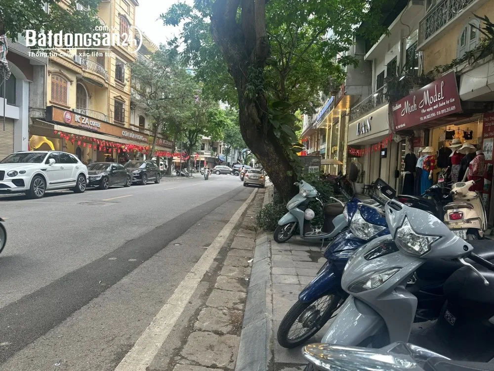 Phố Hòa Mã, Hai Bà Trưng, mặt tiền 8m, 160m², sổ đỏ, giá 80 tỷ.