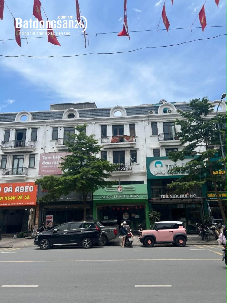 Trâu Quỳ, nhà mặt phố 60m², vỉa hè 5m, kinh doanh sầm uất, 26 tỷ.