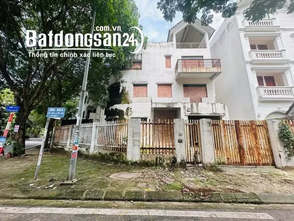 Việt Hưng - Long Biên, biệt thự lô góc 320m², mặt tiền 20m, giá 85 tỷ.