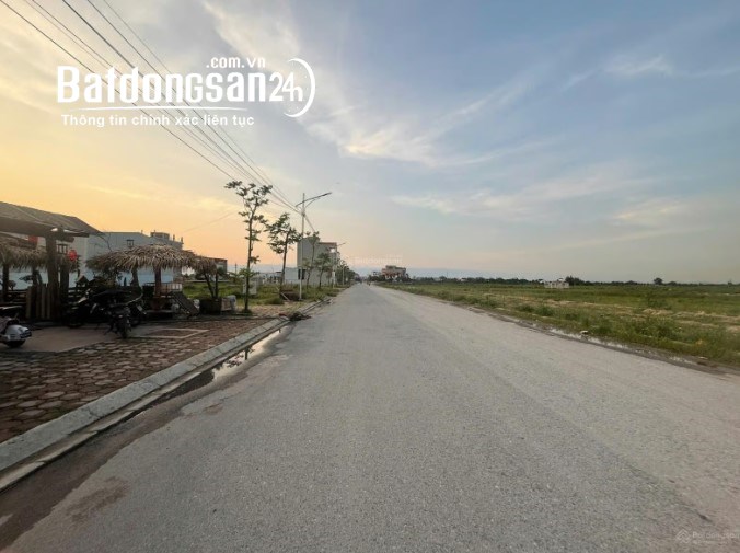 Mỹ Hào, Hưng Yên, nhà 229m², 2 mặt thoáng, mặt tiền 24m, giá 18 tỷ.