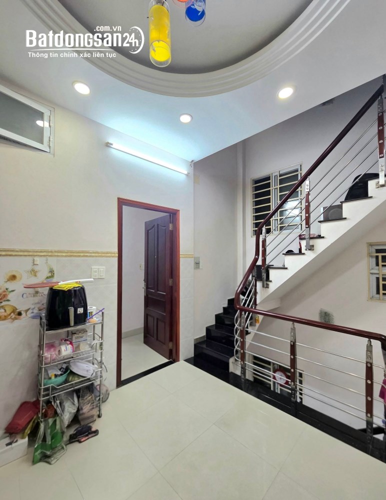 Nhà An Hội Đông 42m², 2PN, sổ hồng riêng, gần chợ và trường học.