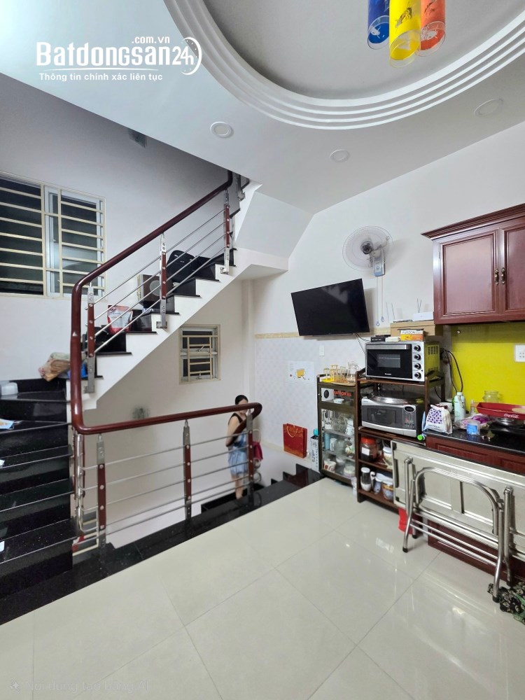 Nhà An Hội Đông 42m², 2PN, sổ hồng riêng, gần chợ và trường học.