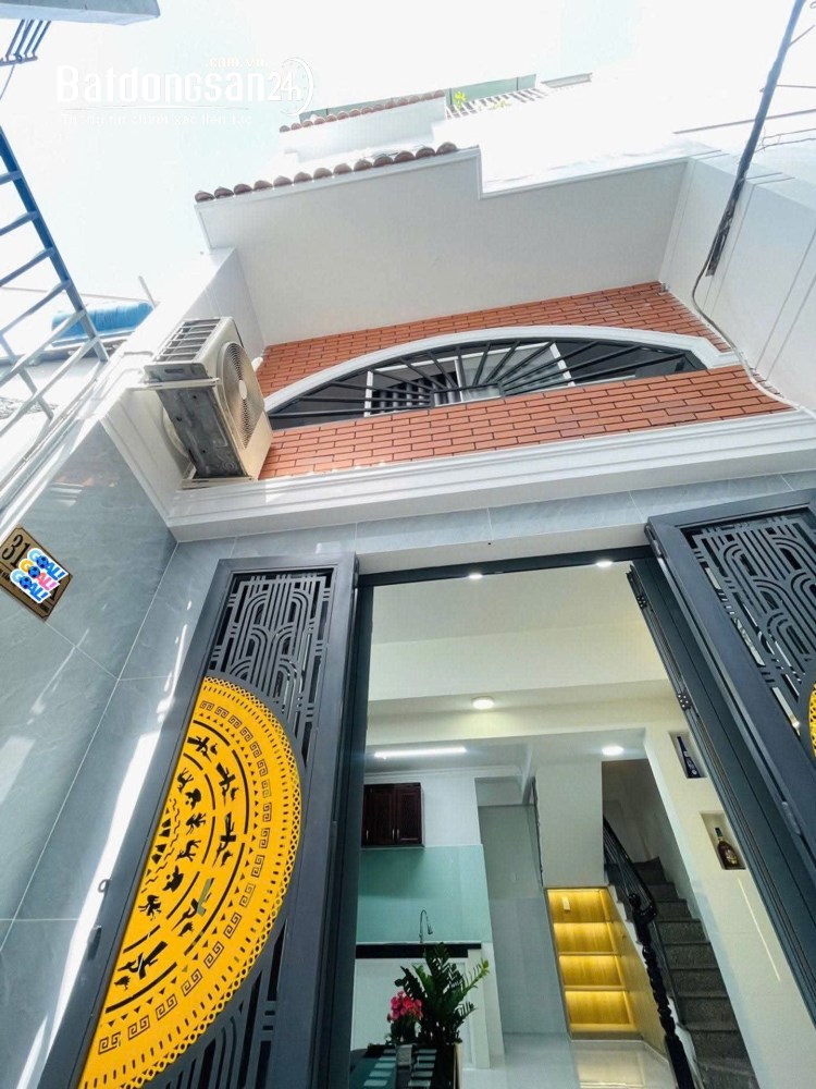 Nhà Phan Văn Trị, Bình Thạnh, nở hậu 4,5m, 4 tầng, gần Bệnh viện Gia Định, giá 5,45 tỷ.
