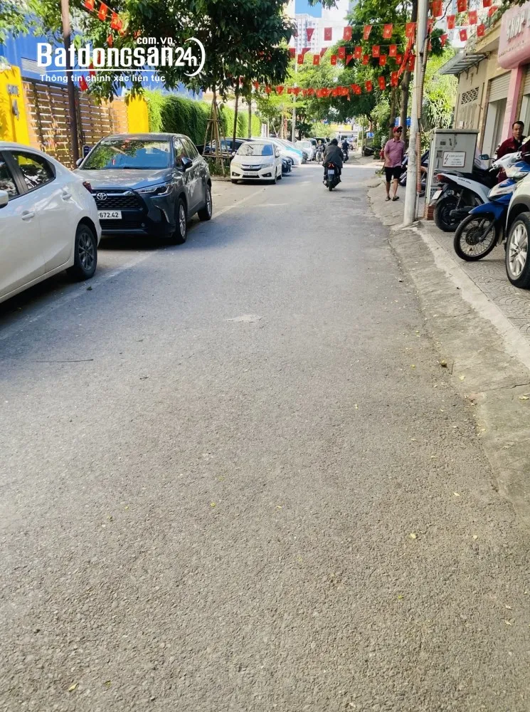 KĐT Văn Khê 82,5m² giá 18,6 tỷ, shophouse 5 tầng, vừa ở vừa kinh doanh.