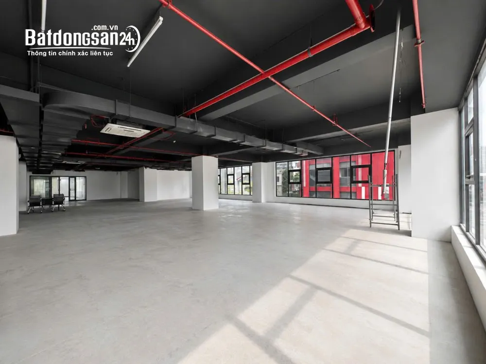 Cho thuê mặt bằng Trung Kính, Cầu Giấy, 1200m², hoạt động 24/7, kinh doanh đa mô hình.