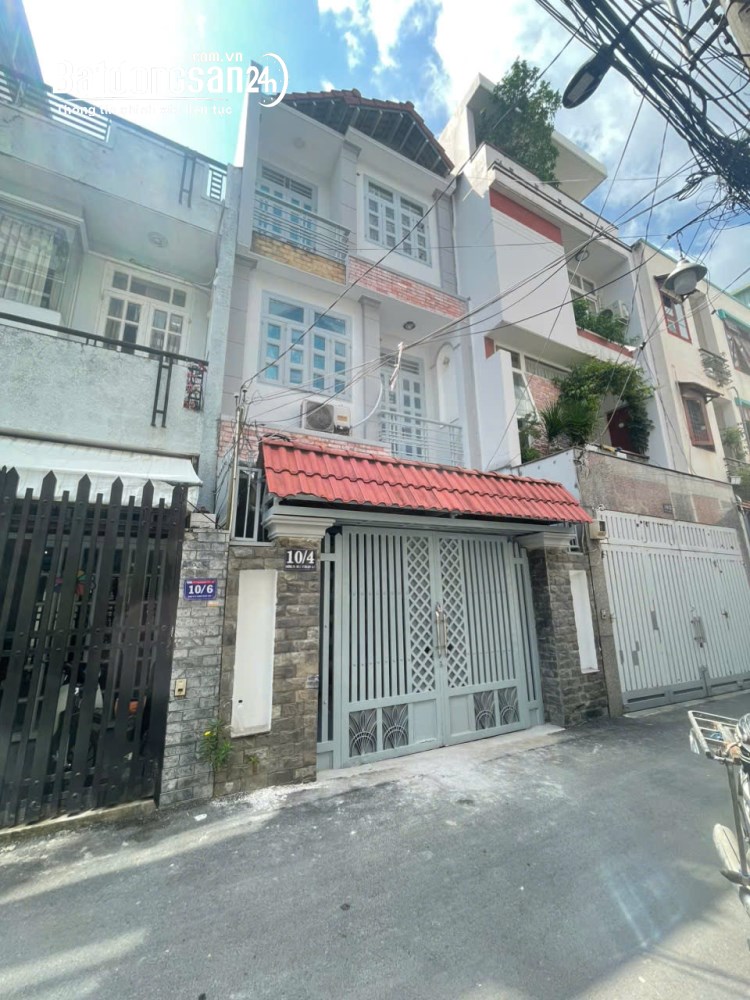 Nhà phố Tân Quy, Quận 7, diện tích rộng, hẻm xe hơi, giá tốt 11,9 tỷ.
