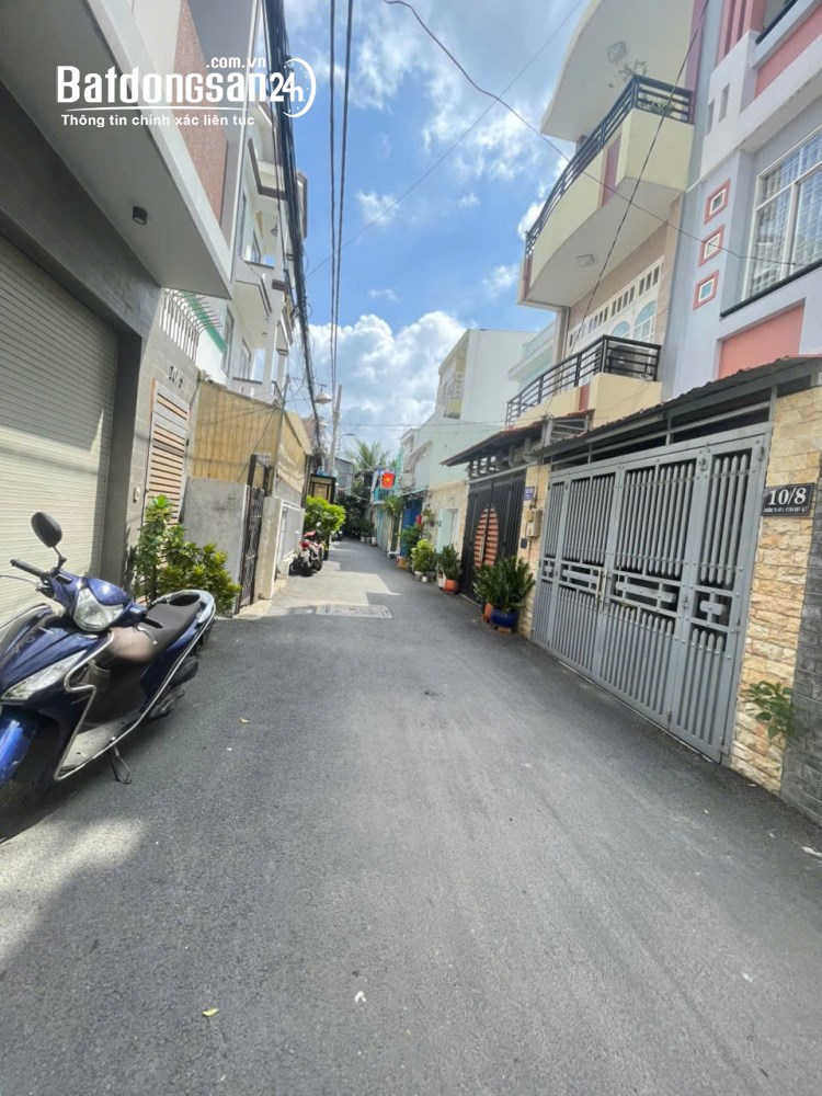 Nhà phố Tân Quy, Quận 7, diện tích rộng, hẻm xe hơi, giá tốt 11,9 tỷ.