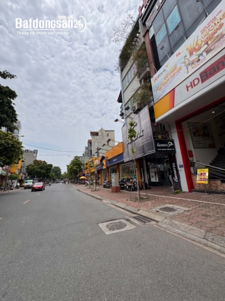 Ngô Xuân Quảng, Trâu Quỳ, mặt phố 200m², mặt tiền 18m, kinh doanh đỉnh, giá 70 triệu.