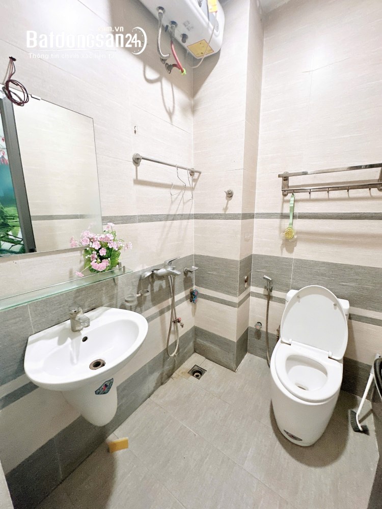 Cho thuê phòng 106 Ba La, P. Phú Lương, Hà Nội, DT 25–35m², ô tô đỗ cửa, giá từ 3,5 triệu/tháng.