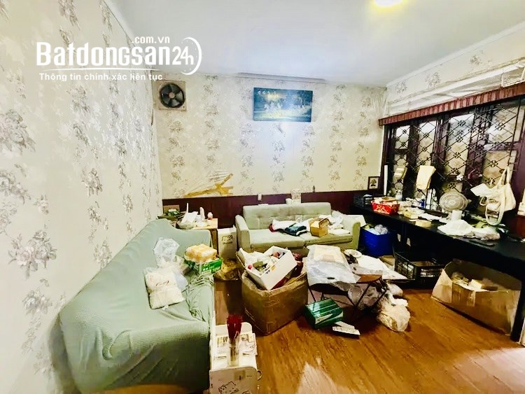 Nhà lô góc 52m2 Lý Thường Kiệt, P. Tân Hòa, TP. HCM, hẻm xe hơi thông, sổ hồng, giá 5.9 tỷ.