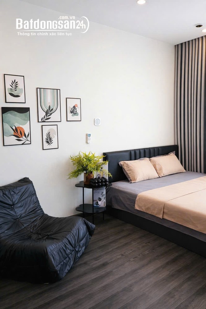 Studio Vinhomes Ocean Park, 30m², sẵn nhận nhà, đã có sổ, 2,2 tỷ.