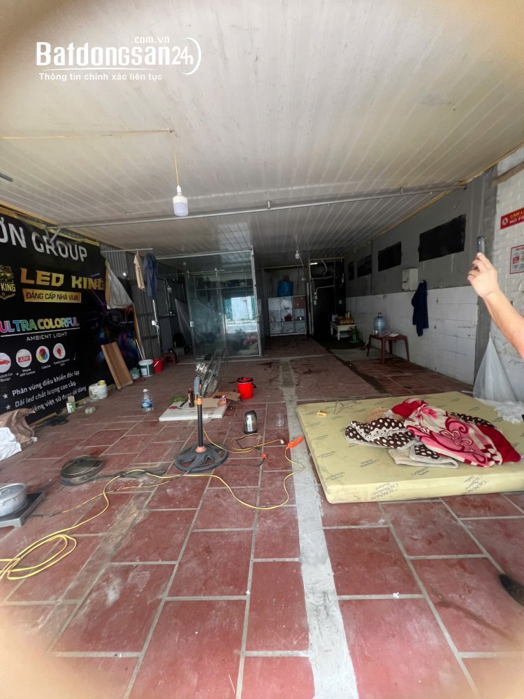 Nhà lô góc 80m2 Kiên Thành, Gia Lâm, Hà Nội, giá 7 triệu, mặt tiền 5m, vỉa hè rộng, thông thoáng.