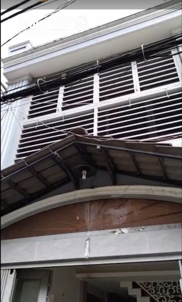 Cho thuê nhà nguyên căn tại Phú Nhuận, 36m2, giá 9 triệu, kết cấu 1 trệt 1 lầu, vị trí trung tâm.