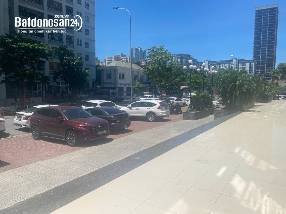 Cho thuê mặt bằng chân đế chung cư Nam Trung Yên, Cầu Giấy, mặt tiền rộng, dễ kinh doanh.