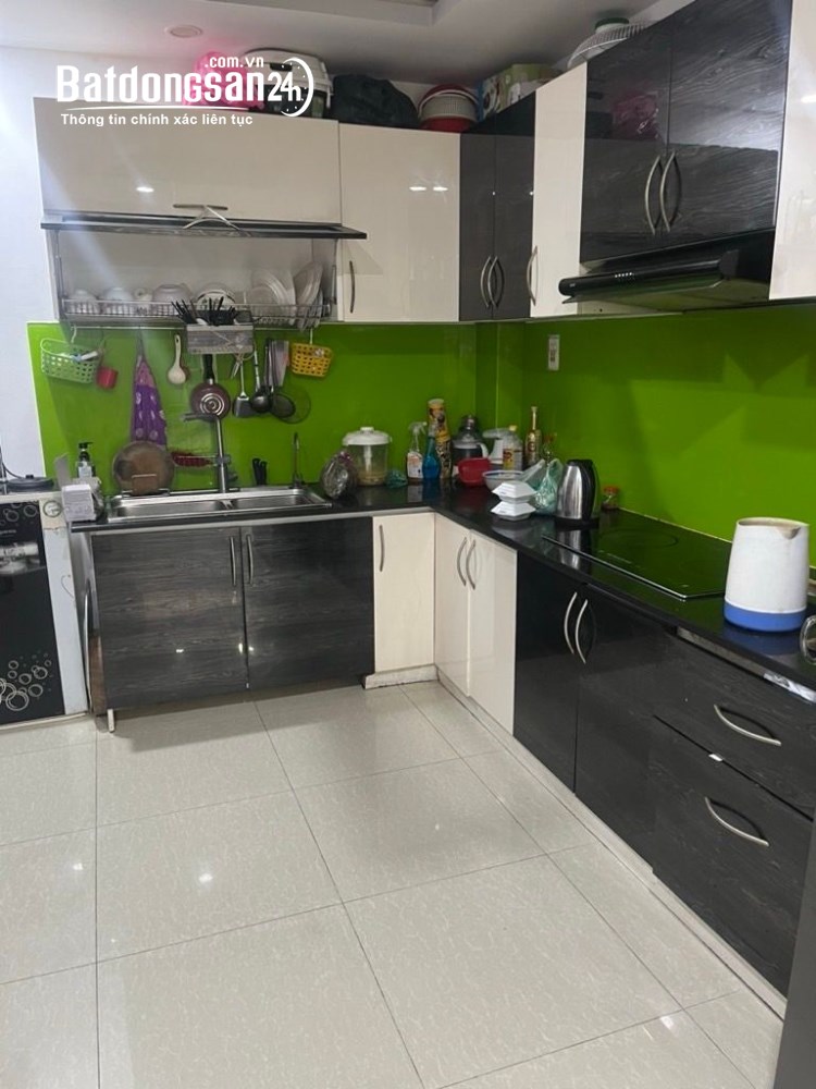 Nhà Thủ Đức, 60m², 4 phòng ngủ, sổ hồng chính chủ, chỉ 10 tỷ.