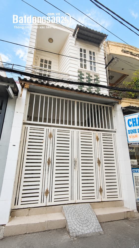 Giá 5.6 tỷ, nhà QL1K gần chợ Linh Xuân, 93m2, kết cấu 1 trệt 1 lầu, pháp lý chuẩn.