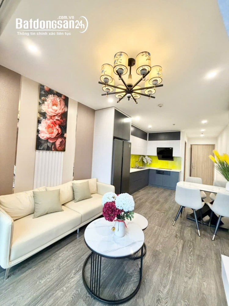 Bán căn hộ 63m2 Vinhomes Ocean Park, giá 3.85 tỷ, view hồ, hướng Đông Nam, full nội thất.