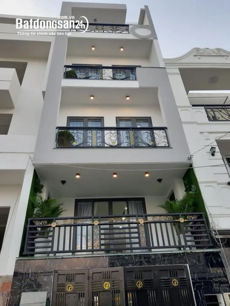 Cần bán gấp nhà 30m2 ngõ 401 Xuân Đỉnh, 5 tầng thang máy, đầy đủ công năng, giá 8,8 tỷ.
