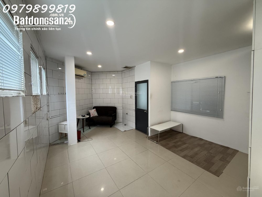 Cho thuê nhà Nguyễn Hữu Cảnh, P. Thạnh Mỹ Tây, TP. HCM, 55m², nội thất cơ bản, giá chỉ 9 triệu.