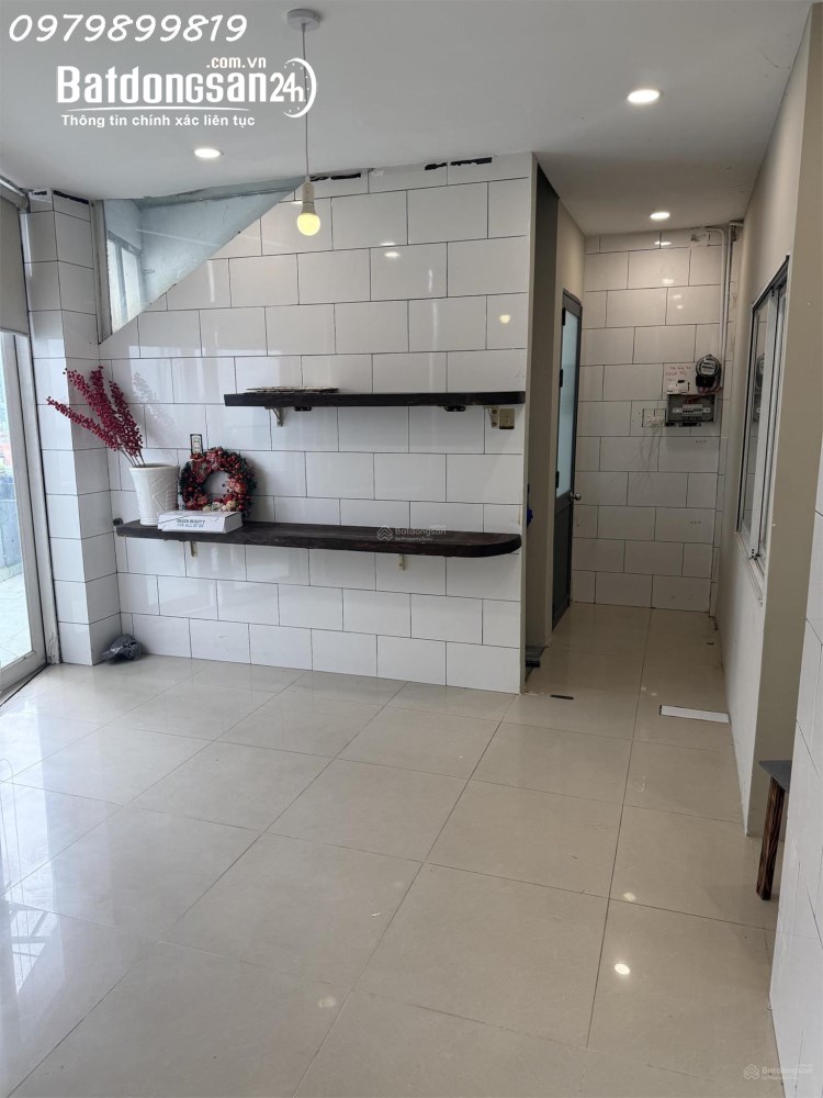 Cho thuê nhà Nguyễn Hữu Cảnh, P. Thạnh Mỹ Tây, TP. HCM, 55m², nội thất cơ bản, giá chỉ 9 triệu.