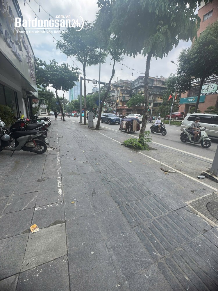 Cho thuê mặt bằng Huỳnh Thúc Khang, Đống Đa, 500m2 sử dụng, mặt tiền 12m, cực đẹp.