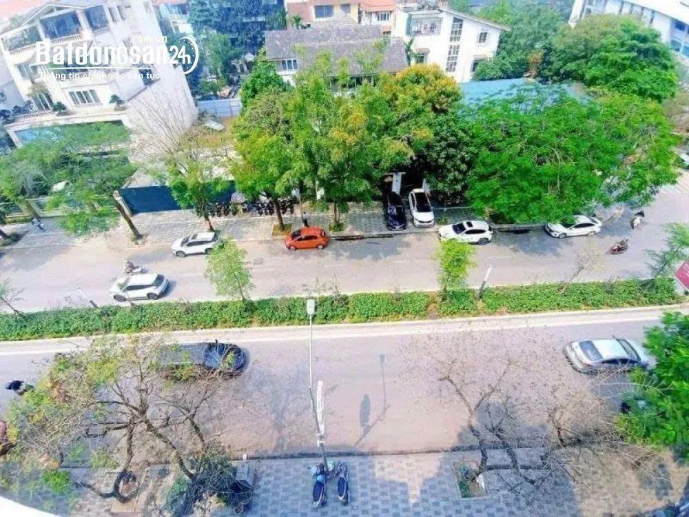Bán mặt phố Lạc Long Quân,Tây Hồ, 90m², mặt tiền 9m, giá 55 tỷ.