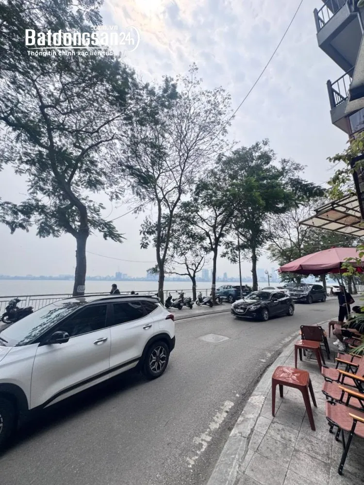 Nhà mặt tiền Yên Hoa, Hồ Tây 556m², mặt tiền 24m, full thổ cư, giá 380 tỷ.