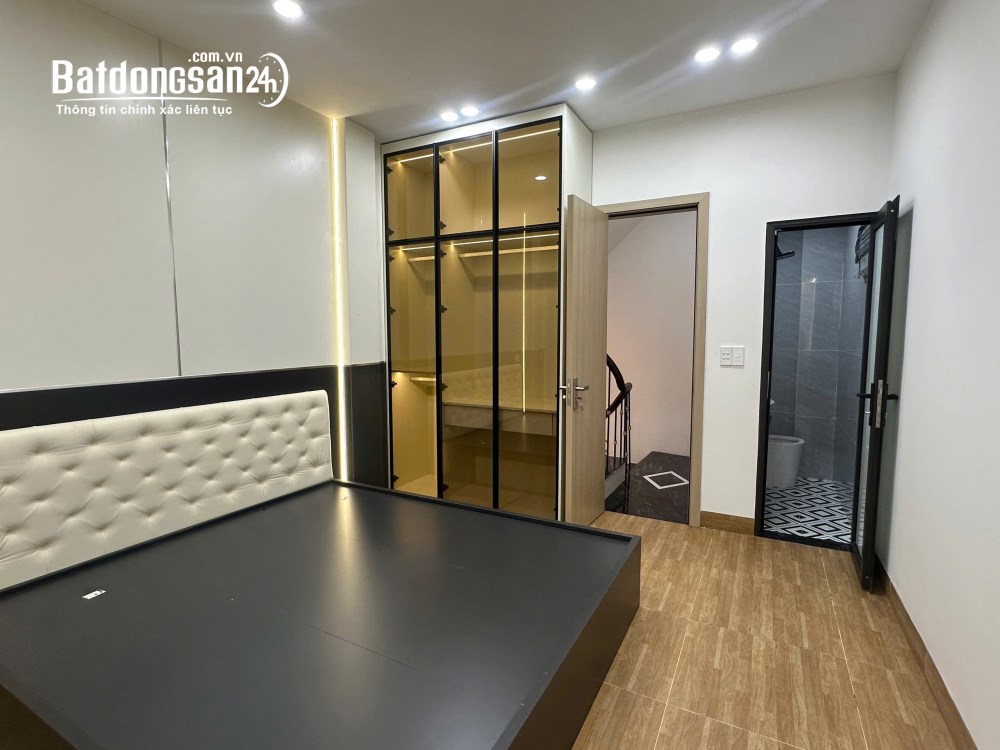 Nhà Quận Hai Bà Trưng 5 tầng, 2 mặt thoáng, full nội thất, ở ngay.