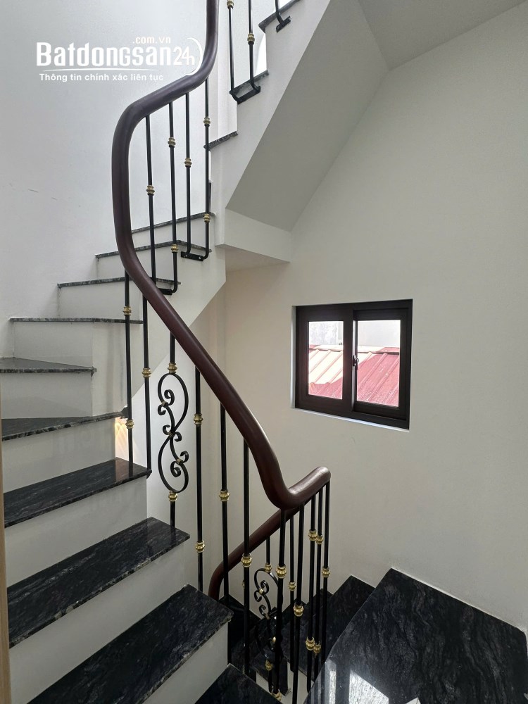 Nhà Quận Hai Bà Trưng 5 tầng, 2 mặt thoáng, full nội thất, ở ngay.