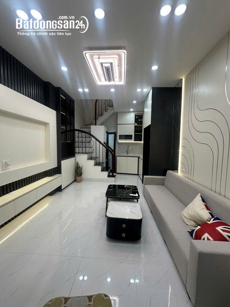 Nhà Quận Hai Bà Trưng 5 tầng, 2 mặt thoáng, full nội thất, ở ngay.