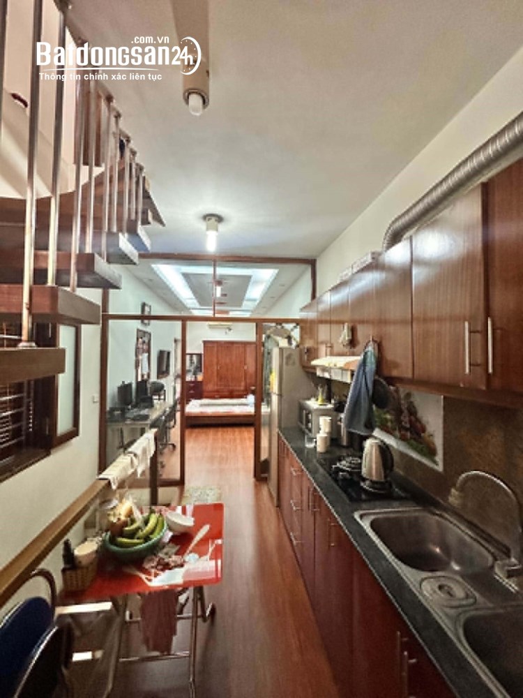 Bán nhà 41m², lô góc 4 tầng, ngõ thông, giá hơn 8 tỷ. Phường Đống Đa, Hà Nội.