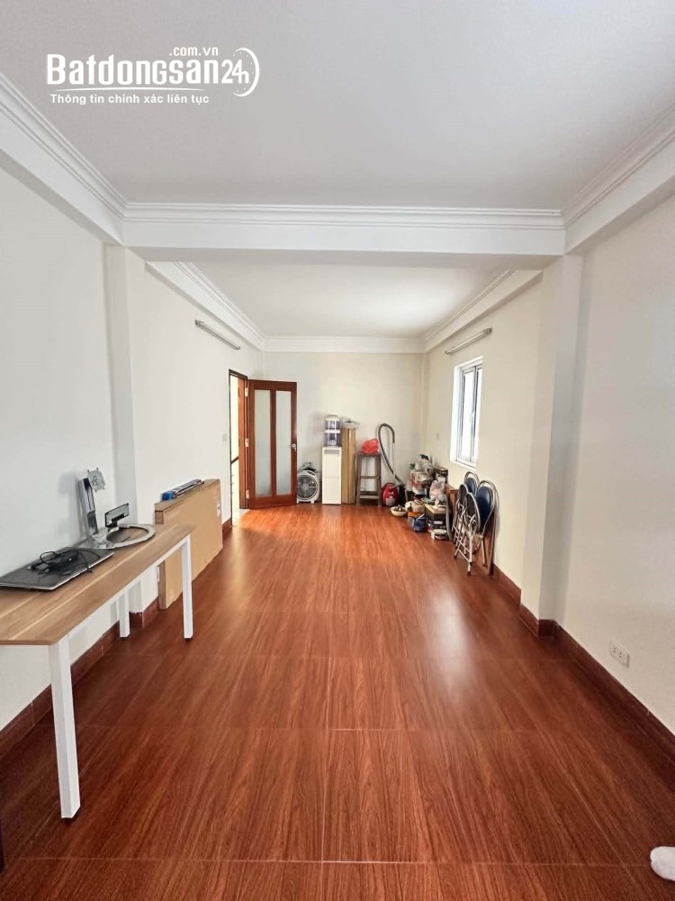 Bán nhà 41m², lô góc 4 tầng, ngõ thông, giá hơn 8 tỷ. Phường Đống Đa, Hà Nội.
