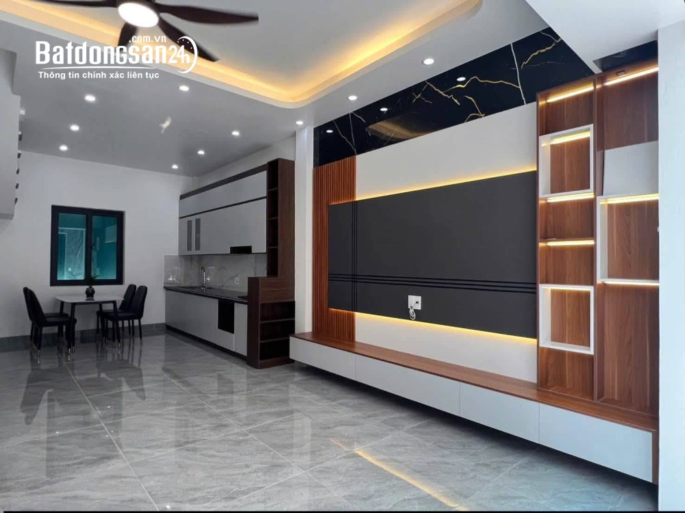 Bán nhà Phan Chu Trinh, Hải Dương, 3 tầng, 3PN, sổ hồng chính chủ, mặt tiền 5m, cách phố 20m.