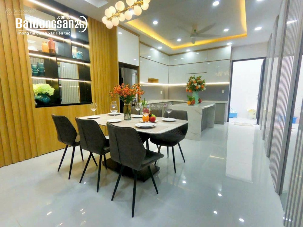 Nhà đẹp 120m2, 3PN, hỗ trợ vay 70%, chỉ 2 tỷ, Phường Chánh Hiệp, TP Hồ Chí Minh.